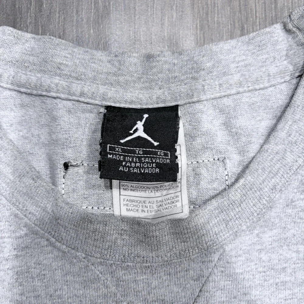 Vintage Y2K Jordan Brand Long Sleeve Shirt XL Gray Embroidered Shield Logo 2000s